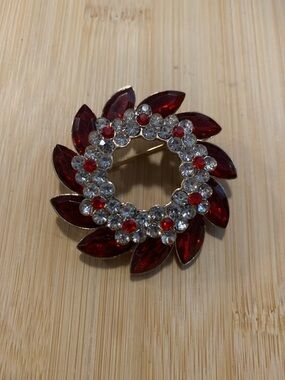Vintage Red Crystal Wreath Brooch - Elegant Women's Jewelry